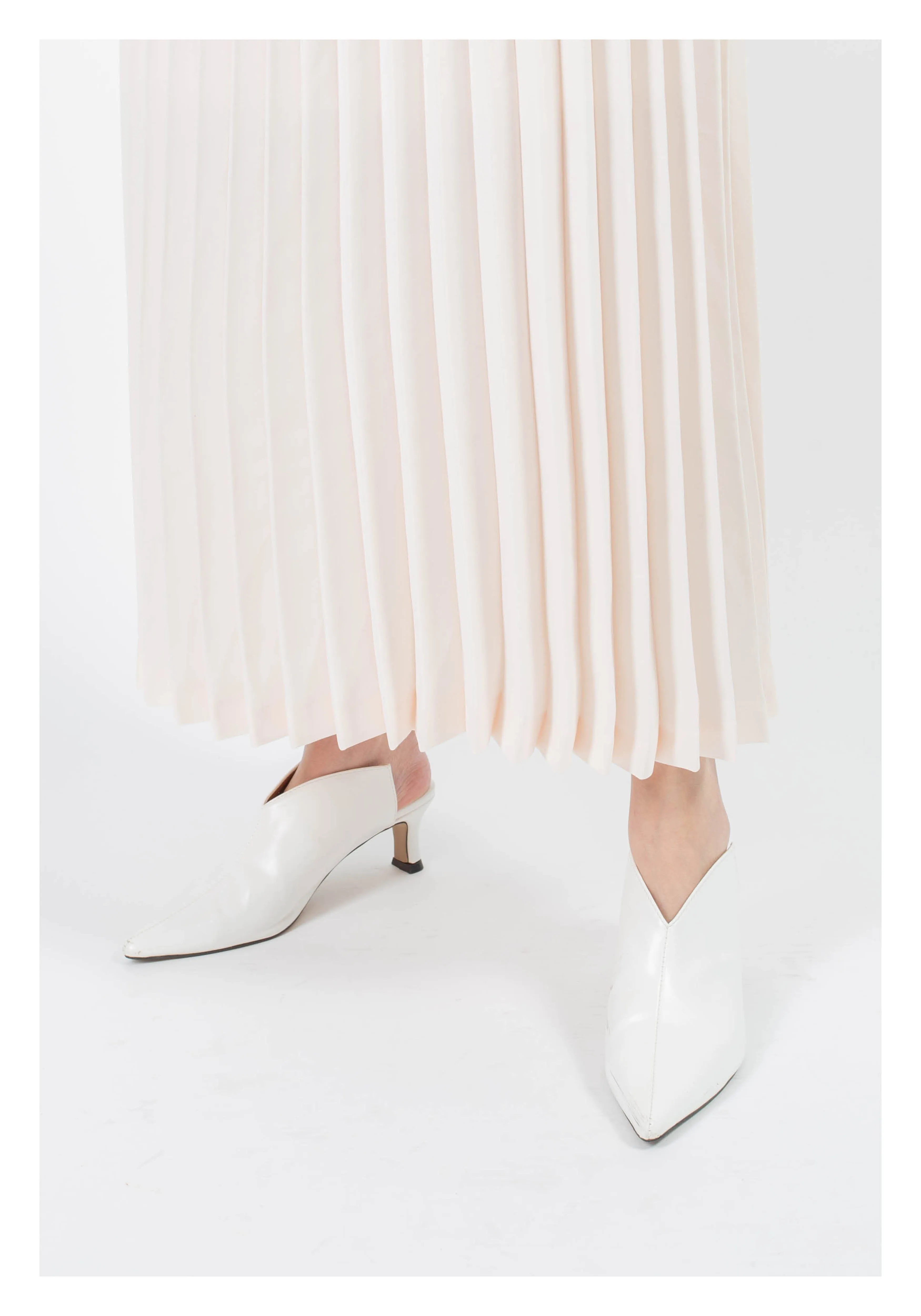 Essential Drape Pleated Skirt Ivory