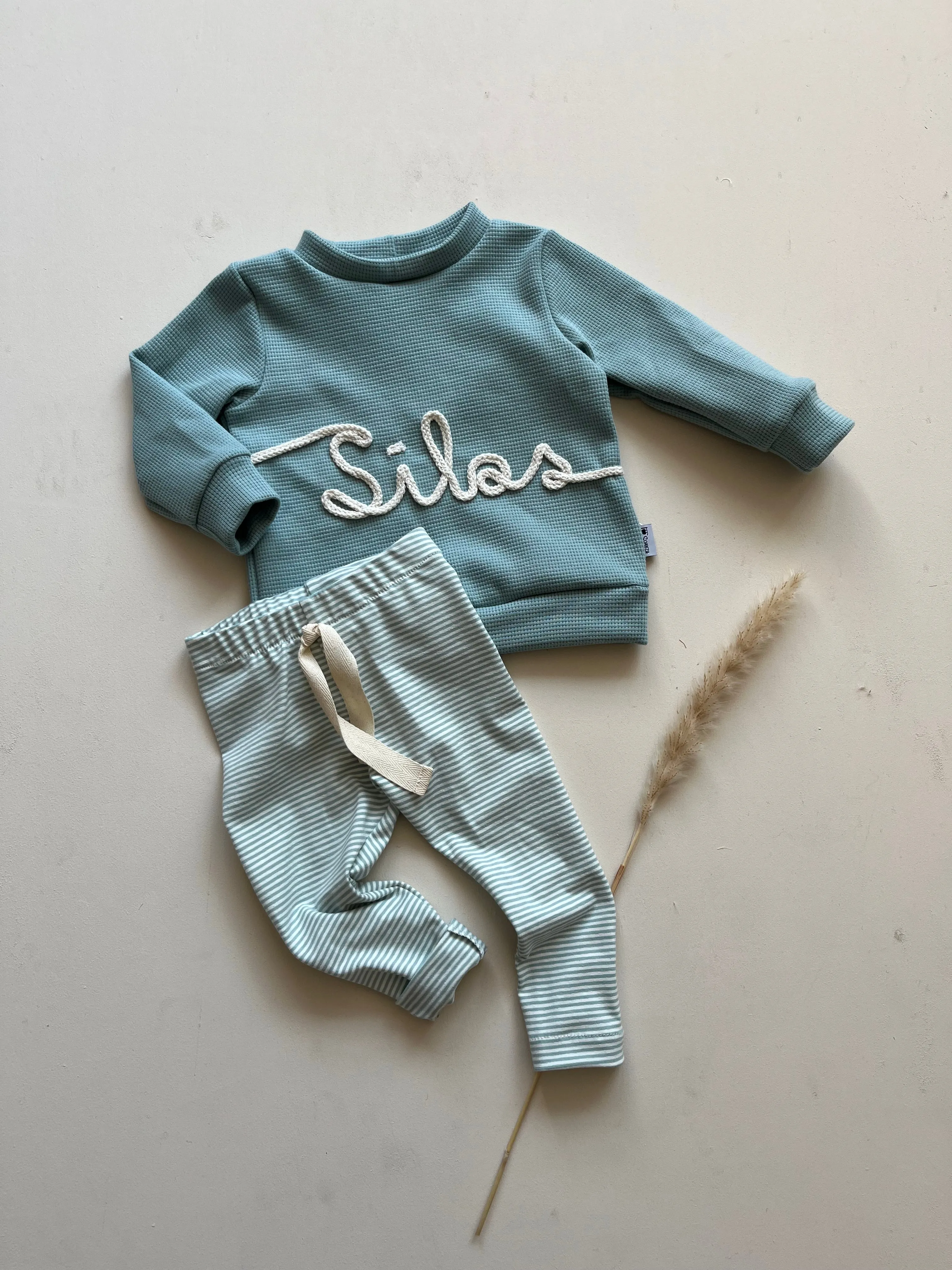 Outfit Namenssweater & Printpants/-leggings